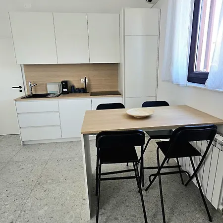 Zusterna Seaside Apartman *