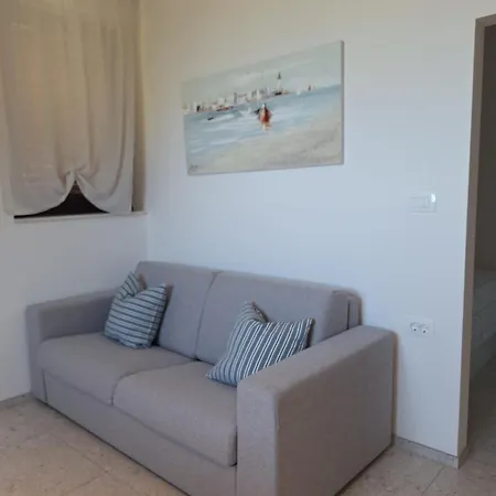 Apartman Seaside With Free Parking 1 *