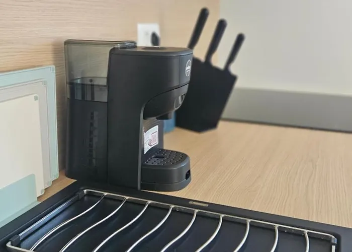 Seaside With Free Parking 1